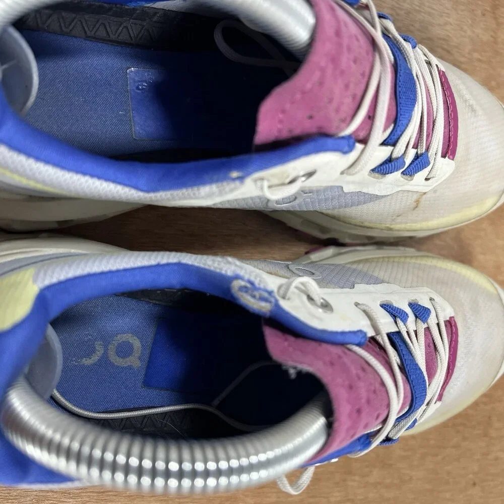 On Cloudvista Women's Size 8.5 Heather Rhubarb Trail Running Shoes Sneakers